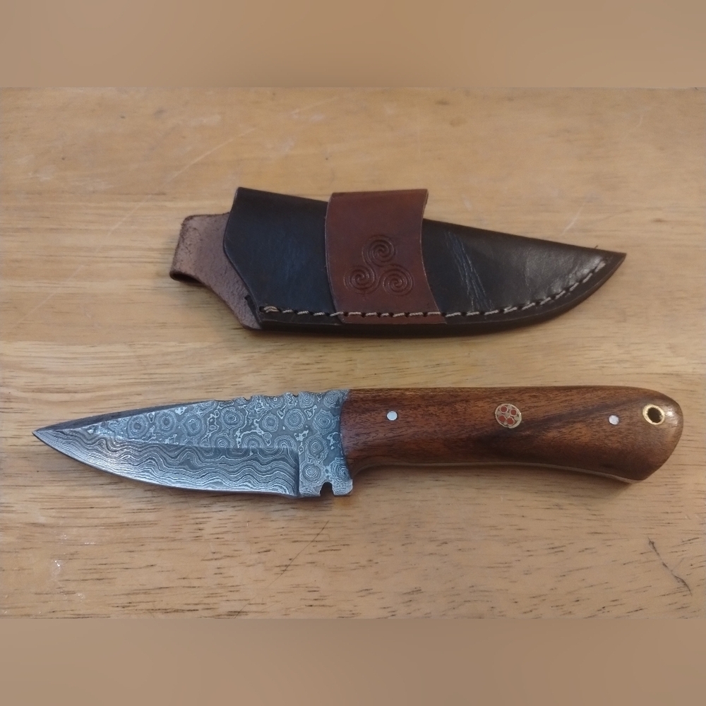 New Damascus steel blade men's hunting knife with sheath